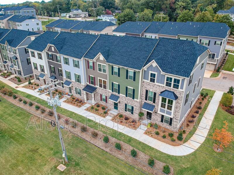 Townhouse for rent at 3 Itasca Dr, Greenville, SC 29609