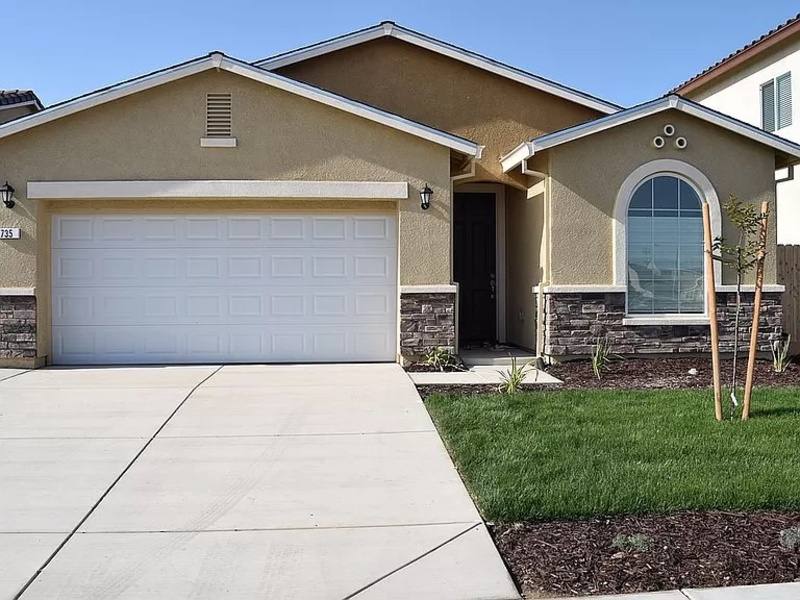 House for rent at 735 Suzanne Dr, Merced, CA 95348