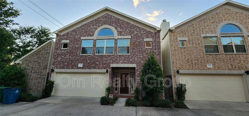 Townhouse for rent at 11608 Main Ash Dr, Houston, TX 77025