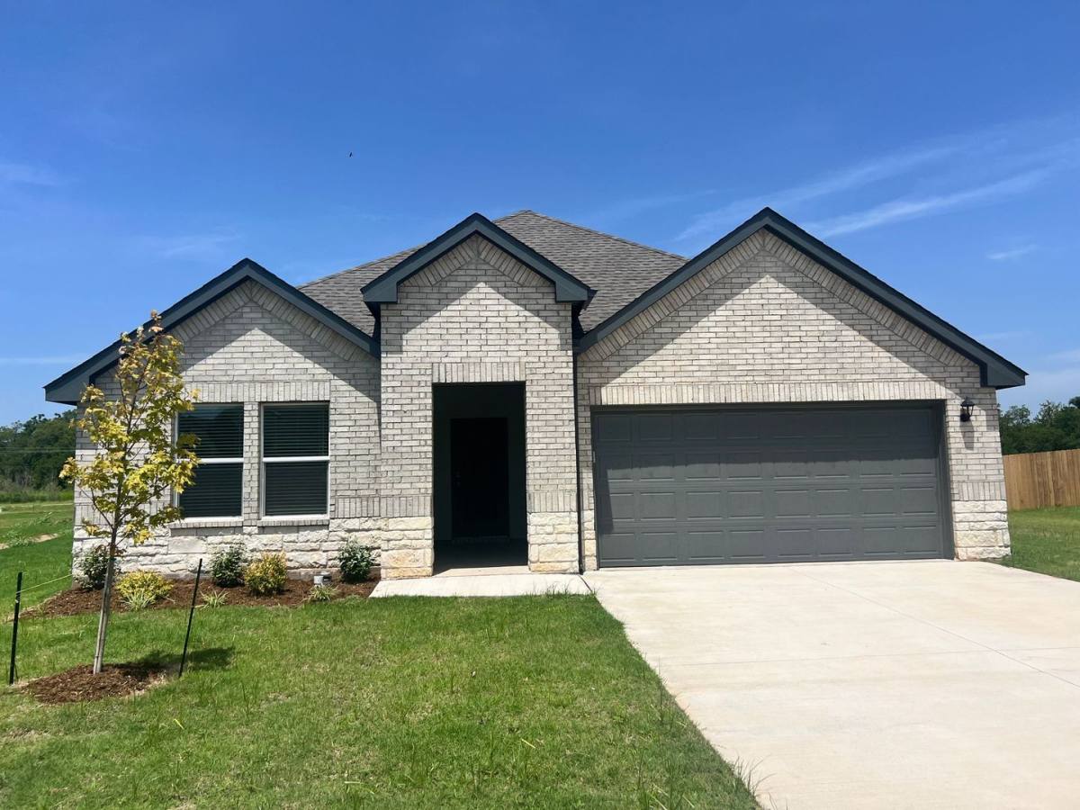 House for rent at 2513 Tracys Manor, Yukon, OK 73099