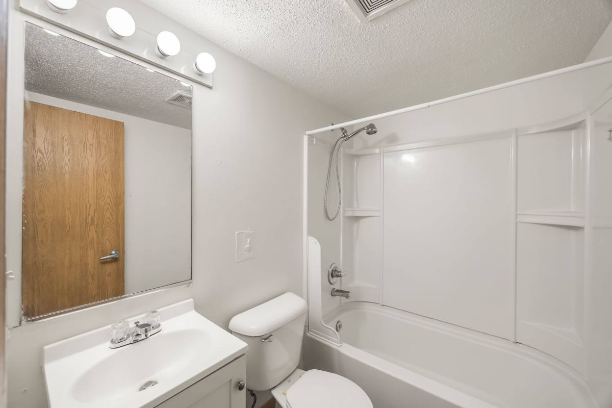 Apartment for rent at 2901 Boston Ave, Des Moines, IA 50310