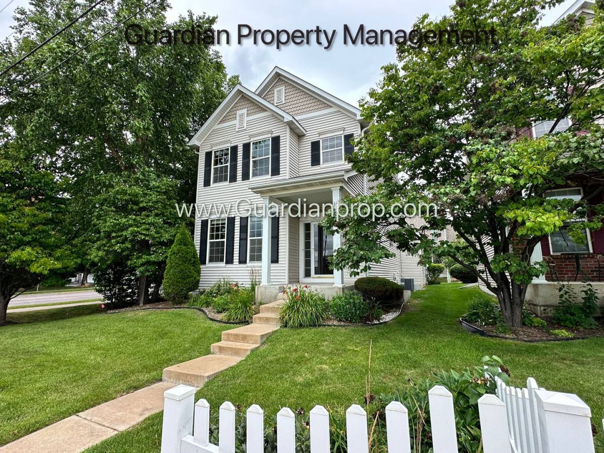 511 2nd St NE, Hopkins, MN 55343
