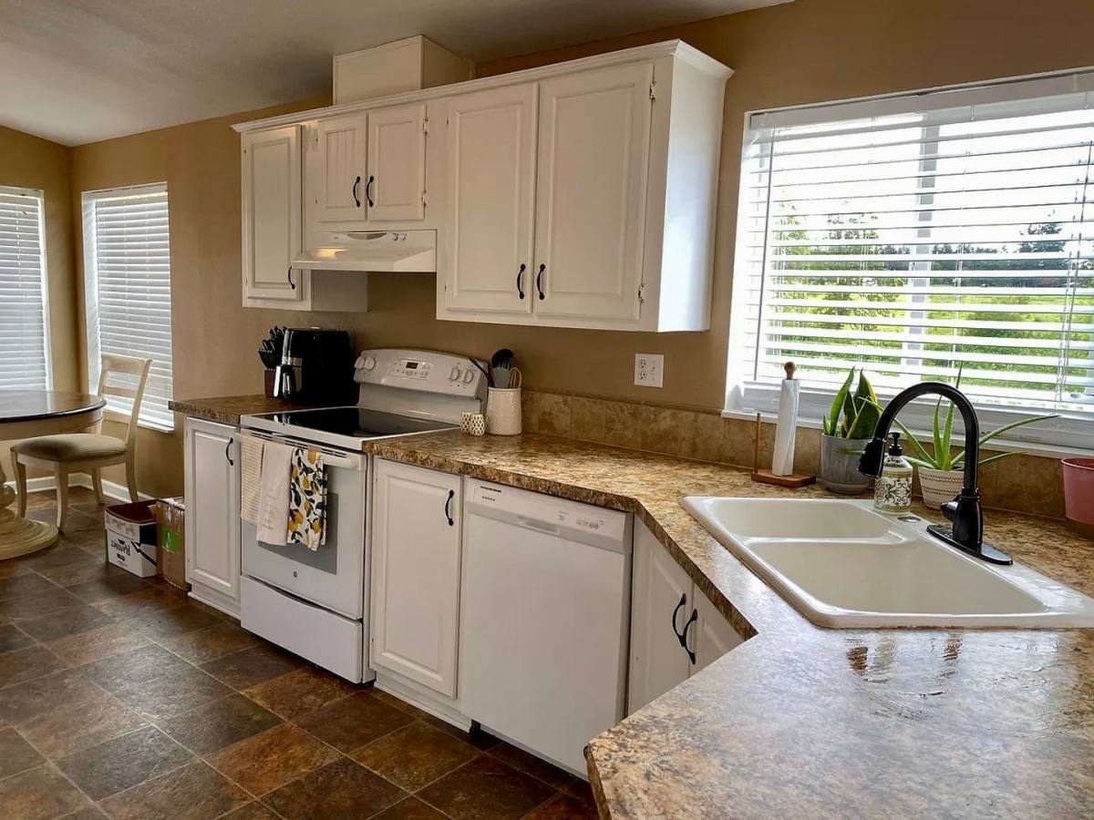 House for rent at 13680 Mueller Rd, Oregon City, OR 97045
