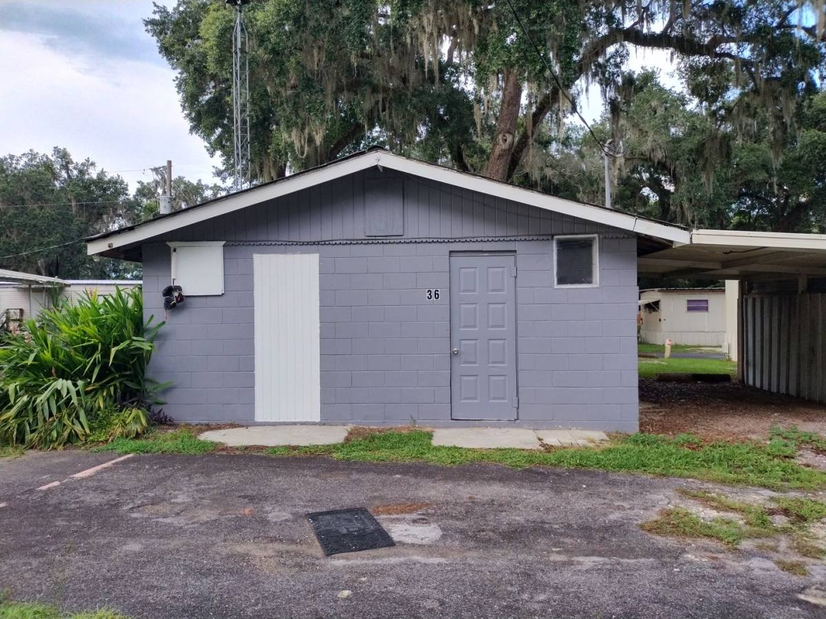 Apartment for rent at 11811 Broad St, Brooksville, FL 34601
