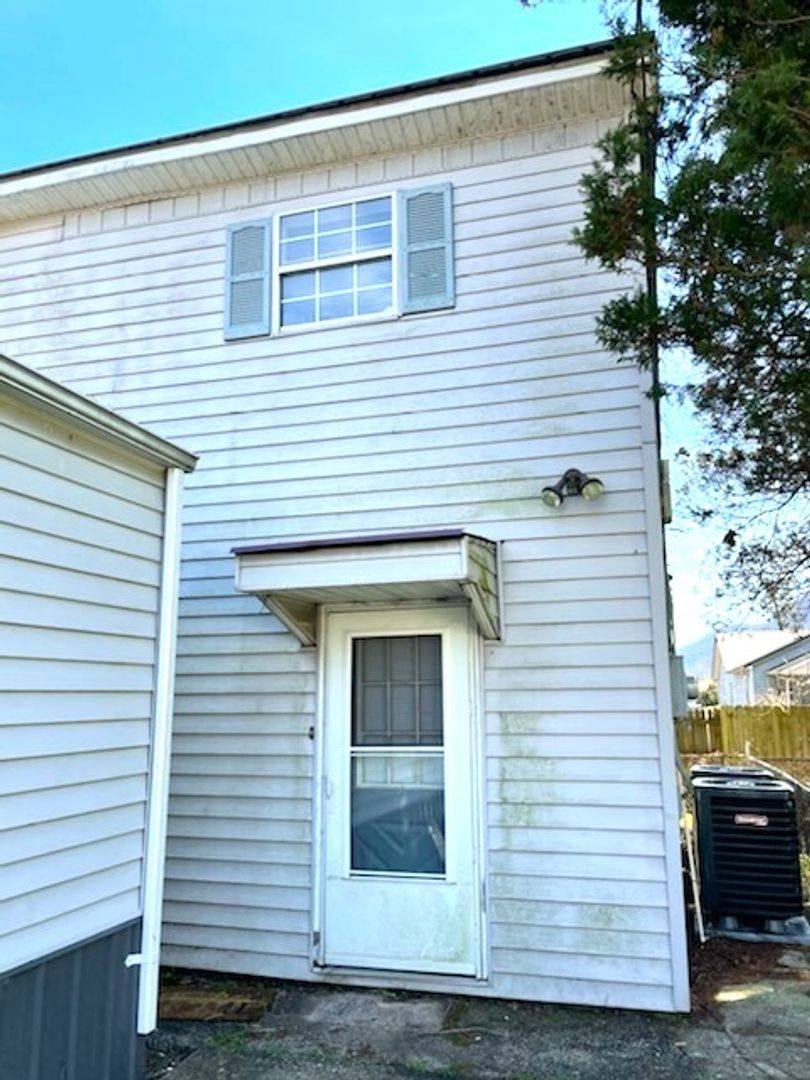 Apartment for rent at 106 133rd St, Charleston, WV 25315