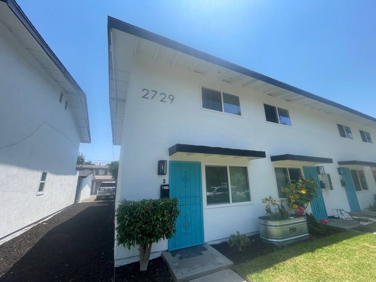 Apartment for rent at 2729 S Baker St, Santa Ana, CA 92707