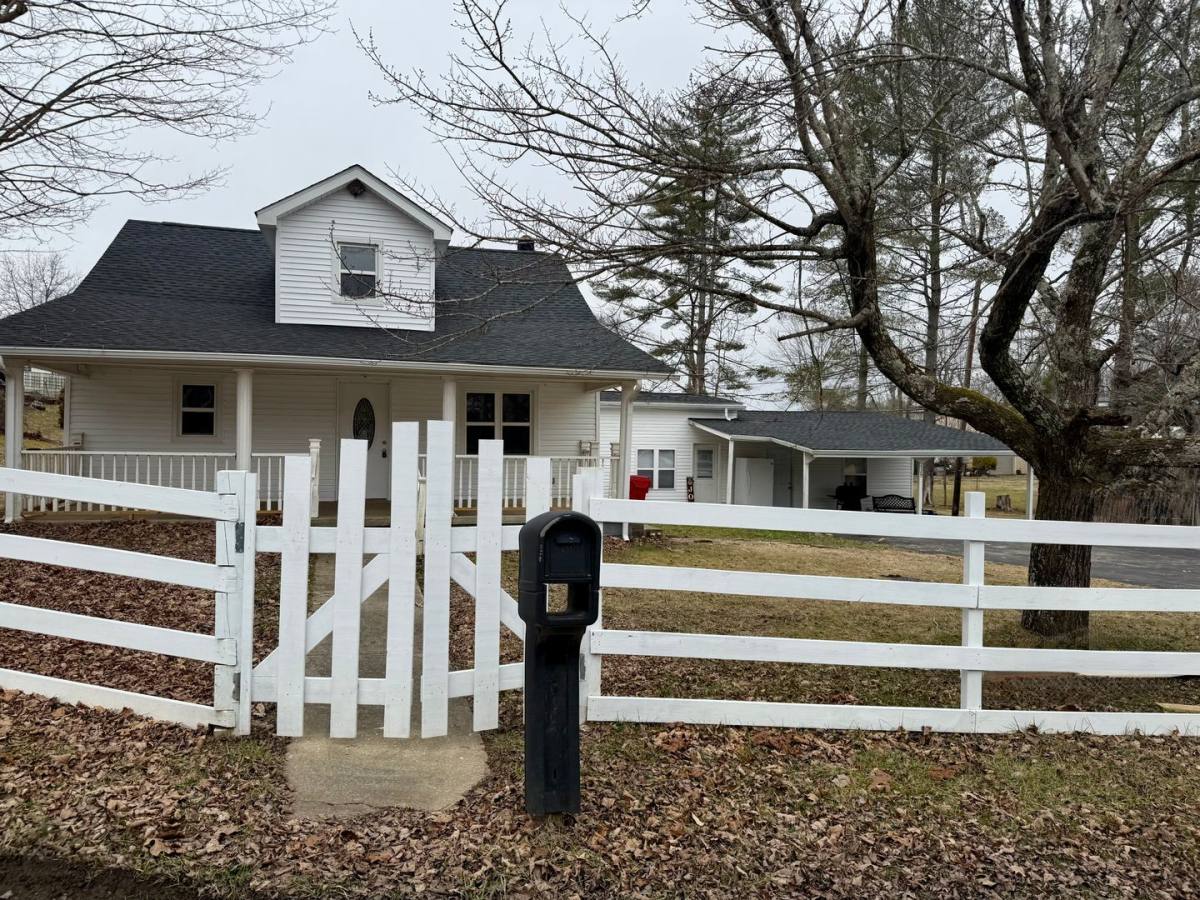 House for rent at 127 Corinth Rd, Corbin, KY 40701