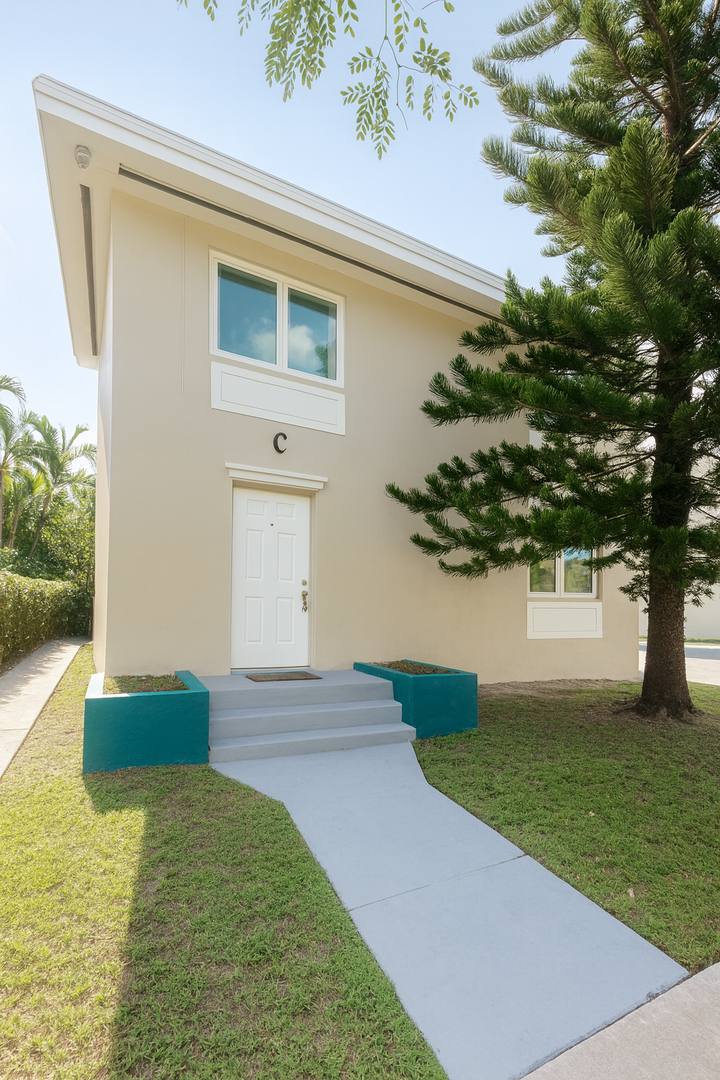 Apartment for rent at 110 Antiquera Ave, Miami, FL 33134