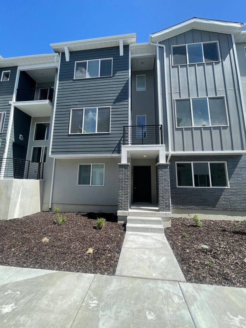 Townhouse for rent at 15071 S Reins Way, Riverton, UT 84065
