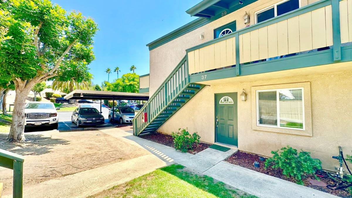 Condo for rent at 868 E Alvarado St, Fallbrook, CA 92028