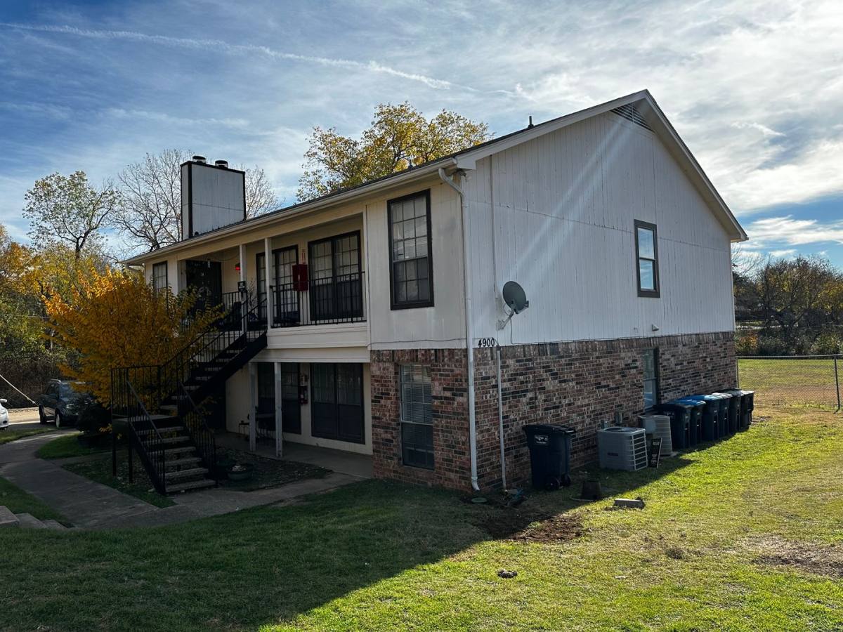 Apartment for rent at 4900 Brianhill Dr, Fort Worth, TX 76135