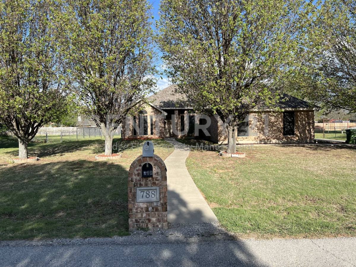 House for rent at 788 Robin Court, Springtown, TX 76082