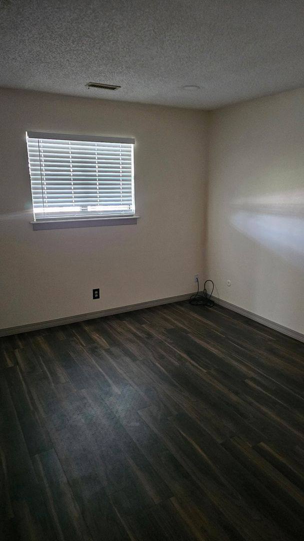 Apartment for rent at 504 N Cline Rd, Coffeyville, KS 67337