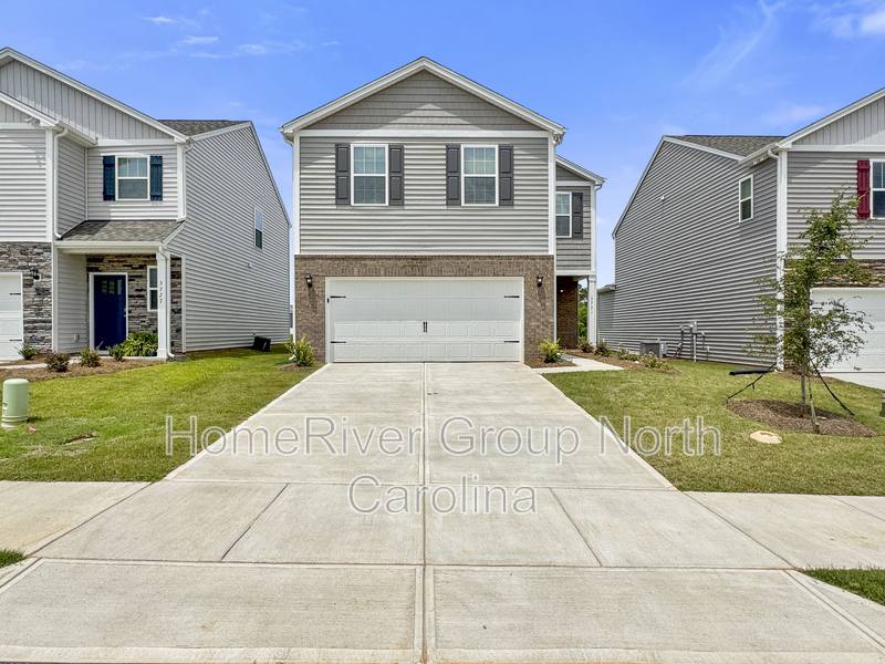 House for rent at 3731 13th St NE, Hickory, NC 28601