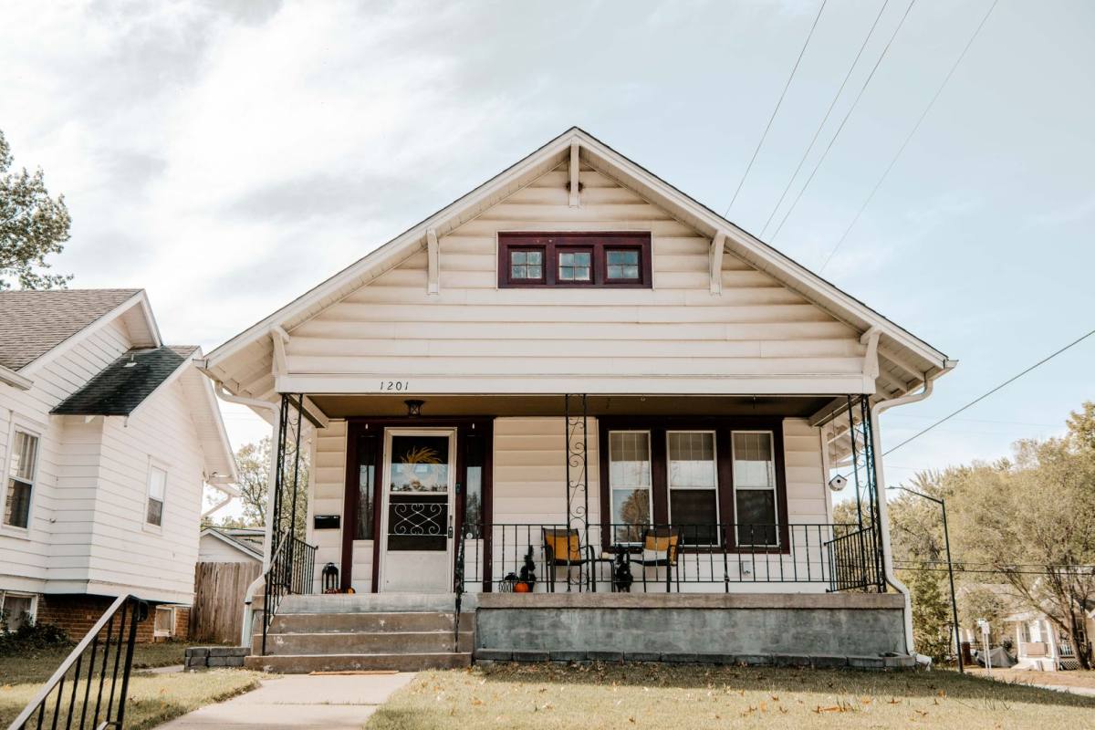 House for rent at 1201 SW Jewell Ave, Topeka, KS 66604