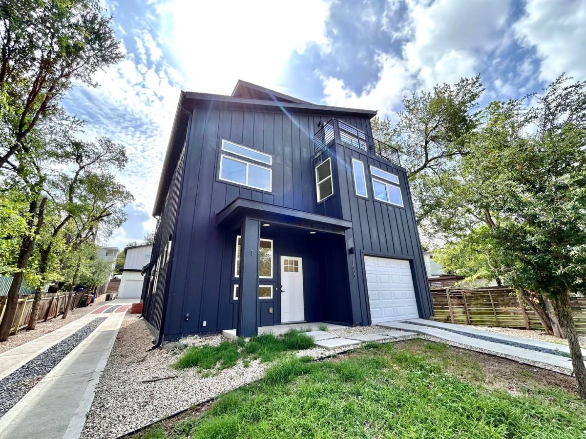 Apartment for rent at 1403 Cometa St, Austin, TX 78721
