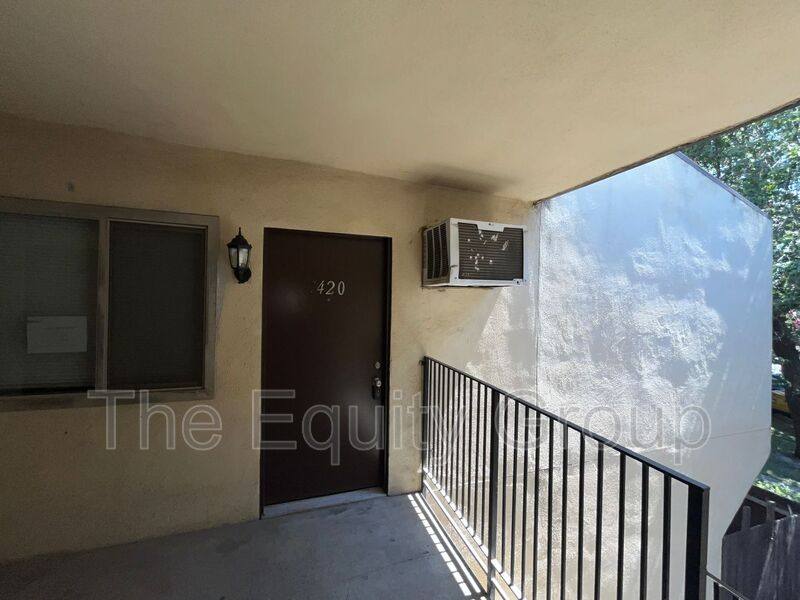 Apartment for rent at 1420 W Elowin Ave, Visalia, CA 93291