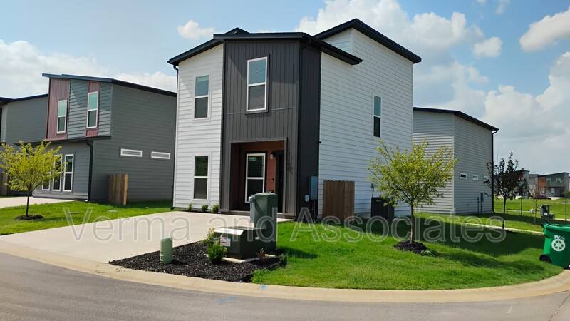House for rent at 1100 Indiana Ave, Bentonville, AR 72713