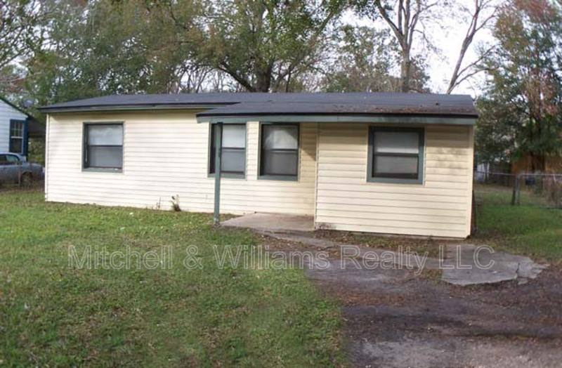 House for rent at 2945 W 11th St, Jacksonville, FL 32254