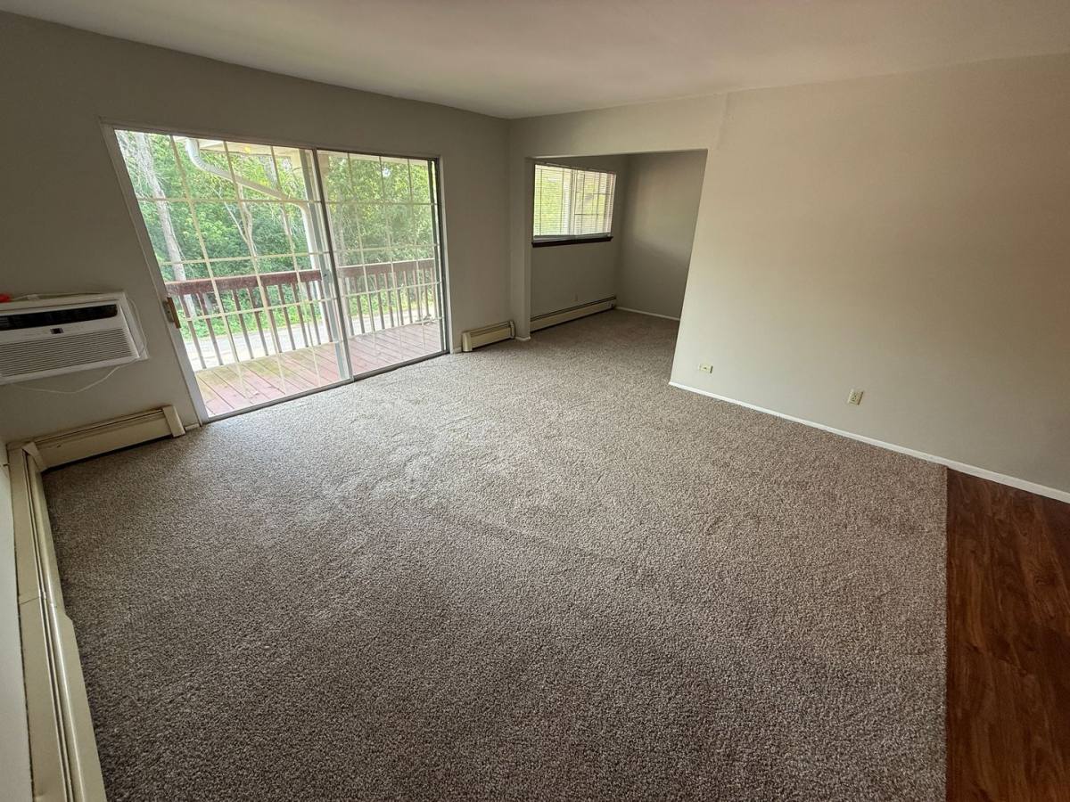 Apartment for rent at 200 Williamsburg Dr, Mequon, WI 53092