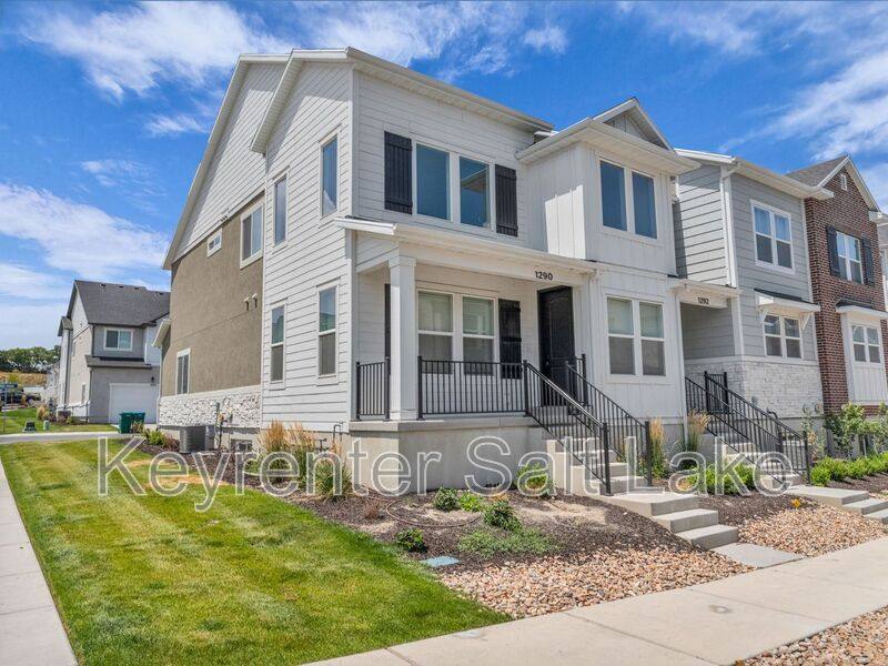 Townhouse for rent at 1290 N 3960 W, Lehi, UT 84043