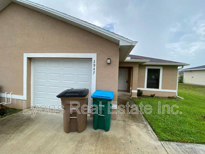 Apartment for rent at 2947 Skyline Blvd, Cape Coral, FL 33914