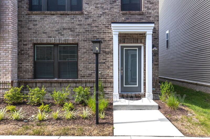 Townhouse for rent at 9951 Albright Knot Way, Glen Allen, VA 23059