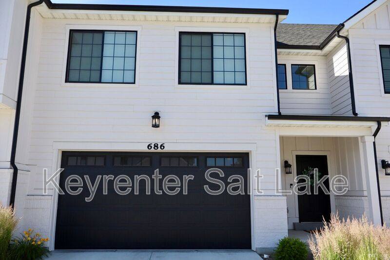 Townhouse for rent at 686 E Benbrook Lane, Midvale, UT 84047