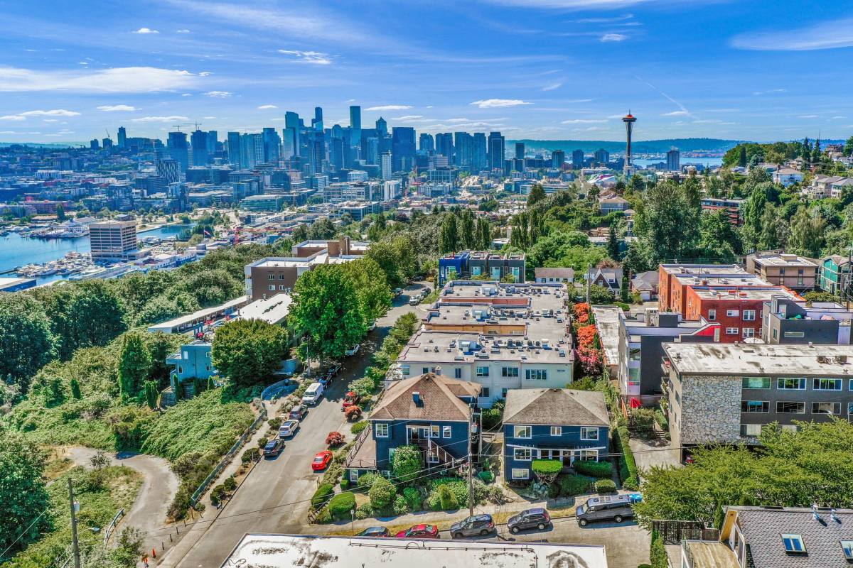 Apartment for rent at 517 Newton St, Seattle, WA 98109