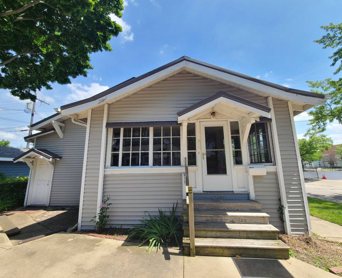 House for rent at 811 Market St, Saint Joseph, MI 49085