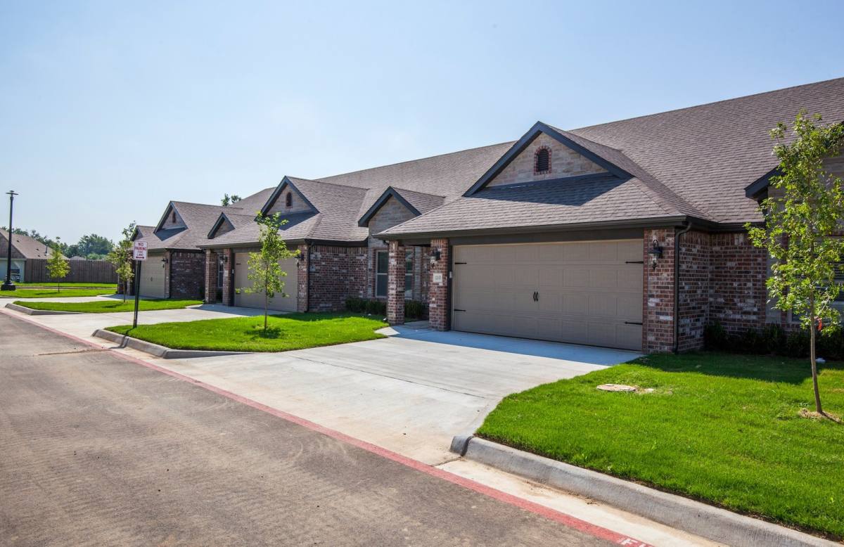 Townhouse for rent at 320-B Commercial, Centerton, AR 72719