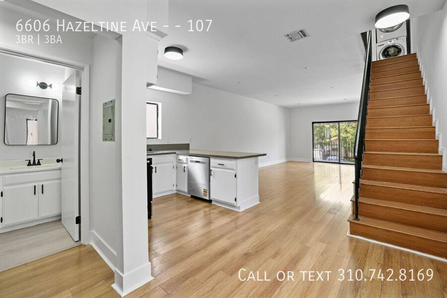 Townhouse for rent at 6606 Hazeltine Ave #107, Van Nuys, CA 91405