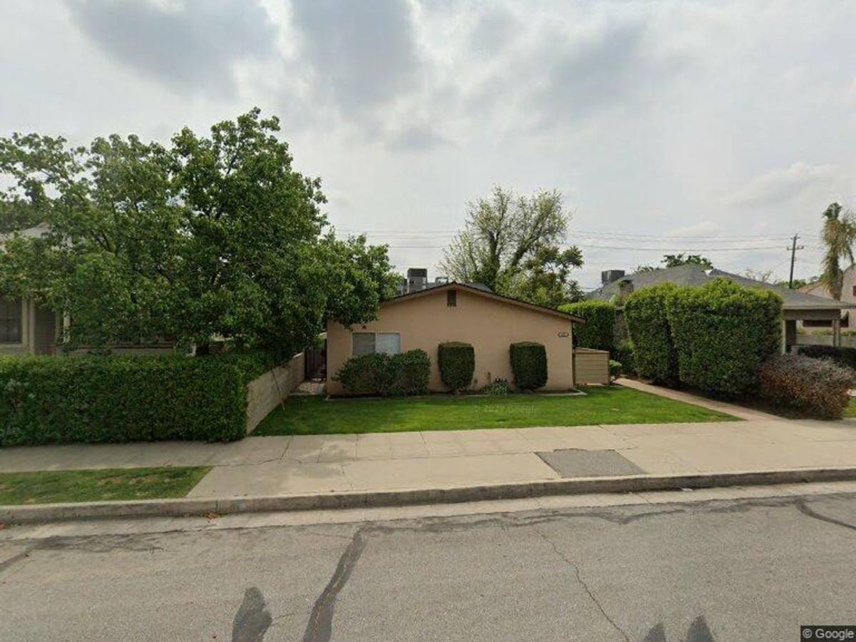 Apartment for rent at 2509 19th St, Bakersfield, CA 93301