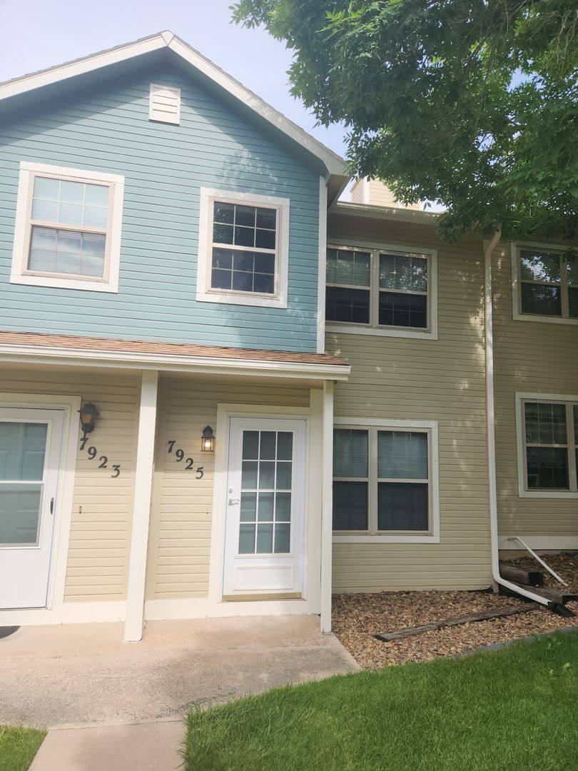 Townhouse for rent at 7925 Lexington Park Dr, Colorado Springs, CO 80920