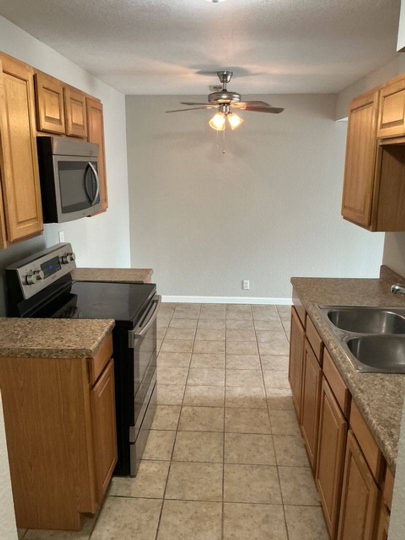Apartment for rent at 6517 N Lexington Dr, Peoria, IL 61614