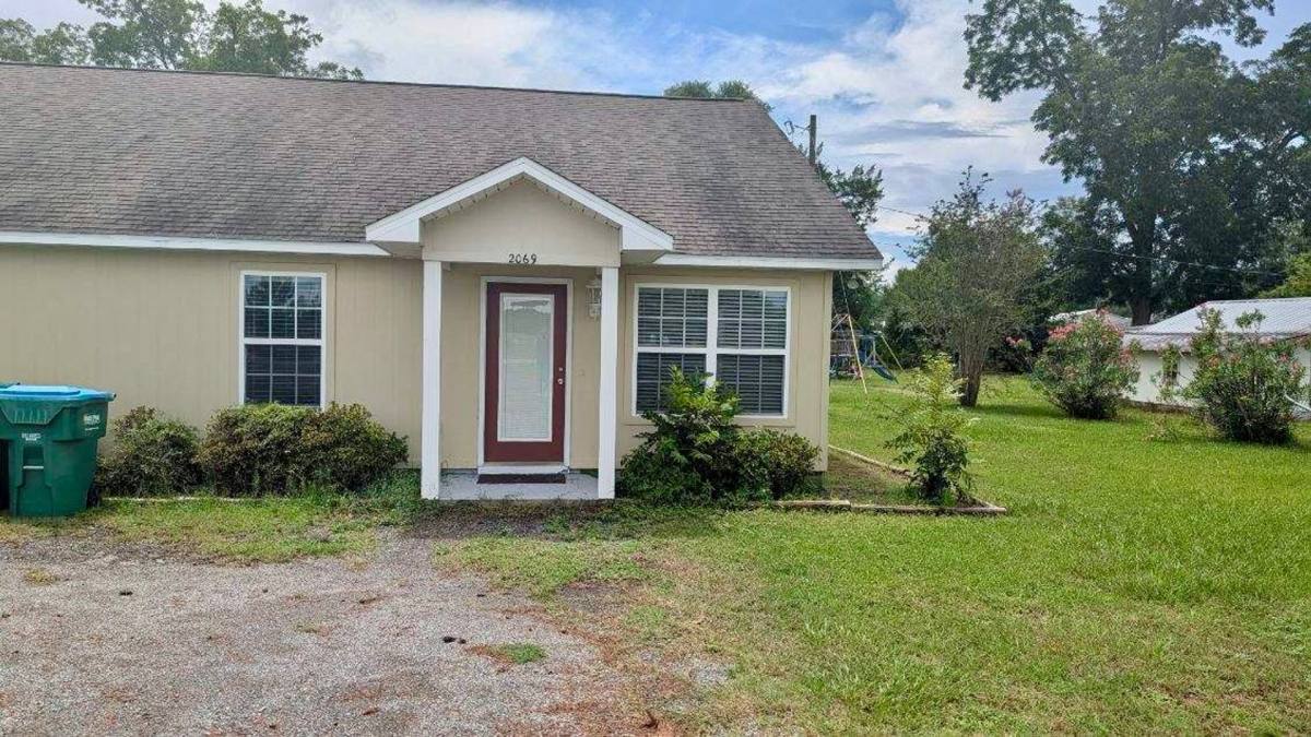 Apartment for rent at 2069 Legion Rd, Sneads, FL 32460