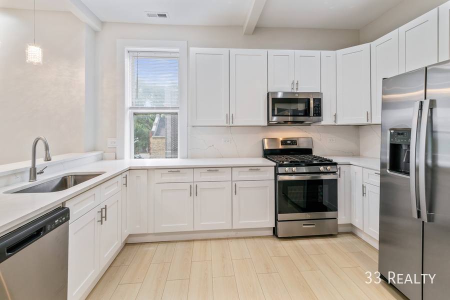 Condo for rent at 1441 W Cortez #3F, Chicago, IL 60642