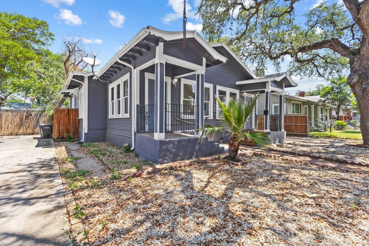 House for rent at 633 Avant Ave, San Antonio, TX 78210