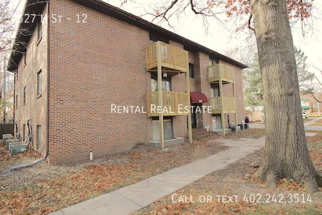 Apartment for rent at 2527 H St #12, Lincoln, NE 68510