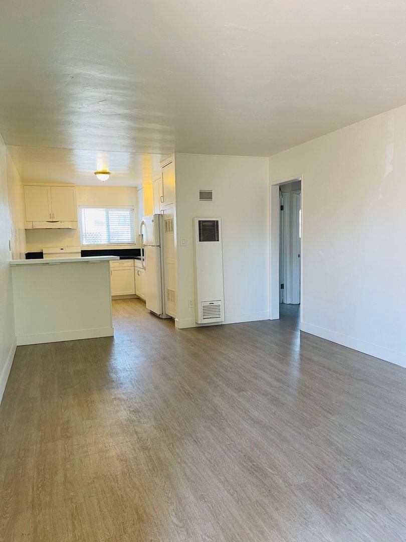 Apartment for rent at 4323 Mission Bay Dr, San Diego, CA 92109