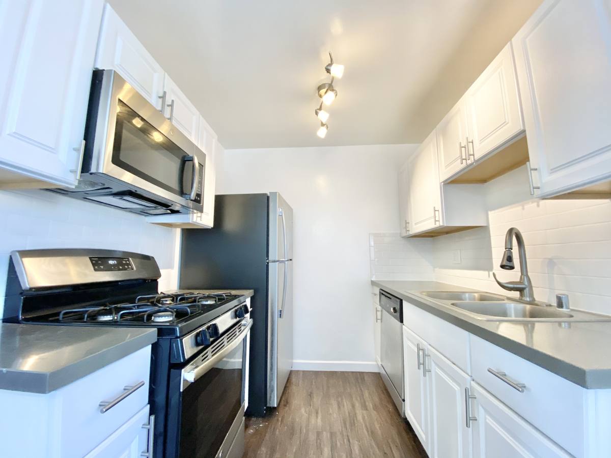 Apartment for rent at 4845 Saturn St #10, Los Angeles, CA 90019