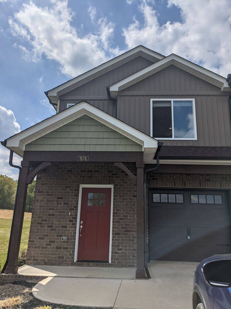 Townhouse for rent at 1714 McCleary Bend Rd, Sevierville, TN 37876