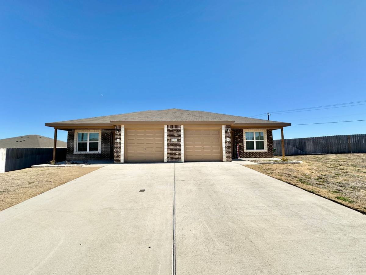 Townhouse for rent at 1809 Montell St, Copperas Cove, TX 76522