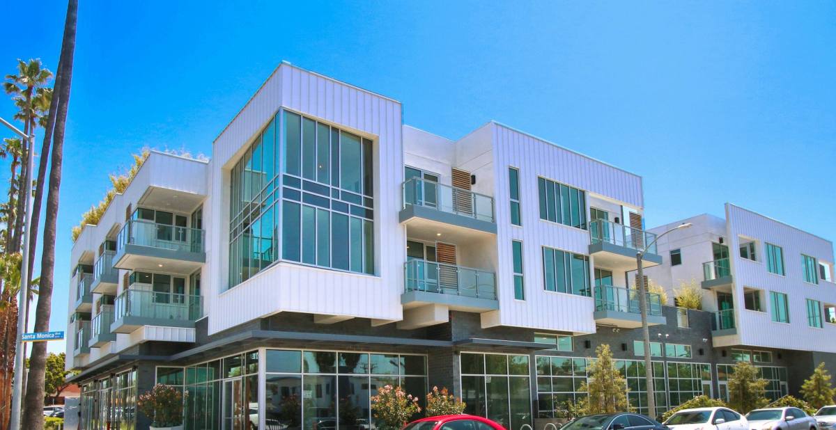 Apartment for rent at 3008 Santa Monica Blvd, Santa Monica, CA 90404
