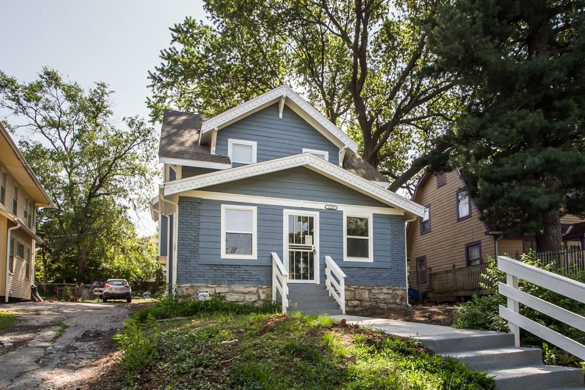 House for rent at 5229 Brookwood Ave, Kansas City, MO 64130