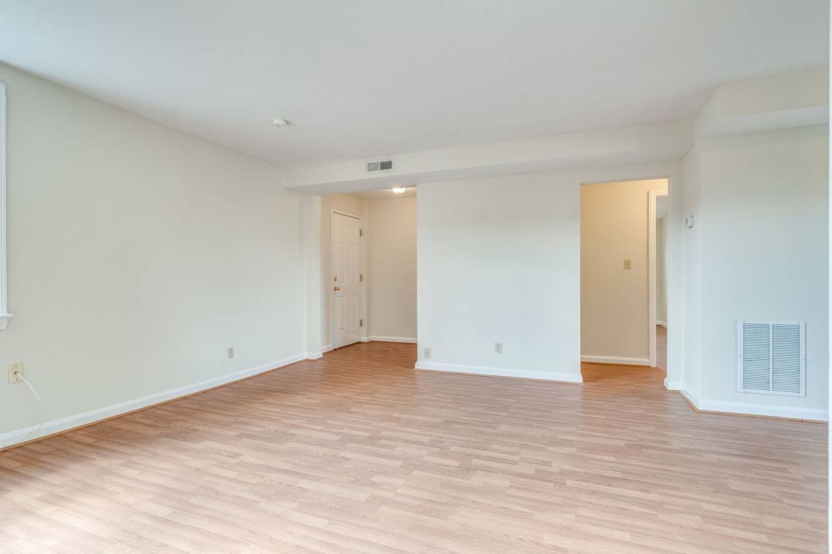 Apartment for rent at 218 E Mason Ave, Alexandria, VA 22301