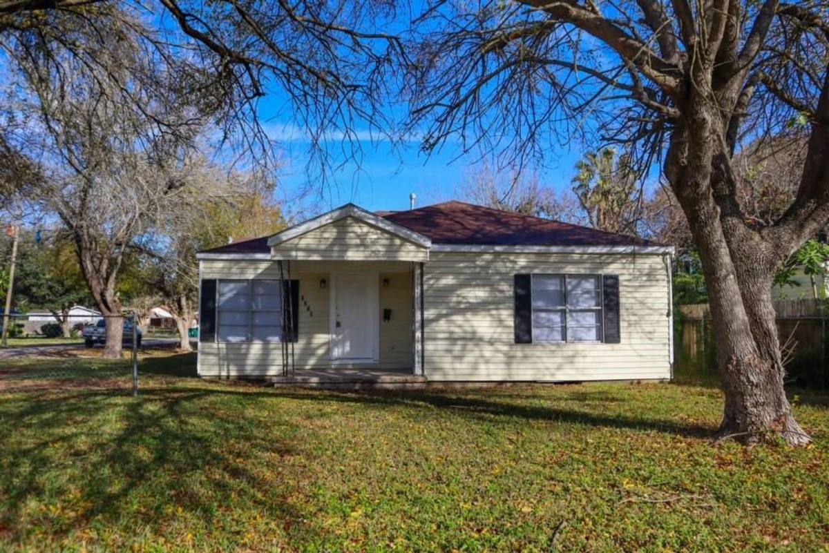 House for rent at 2330 Cedar Dr, La Marque, TX 77568