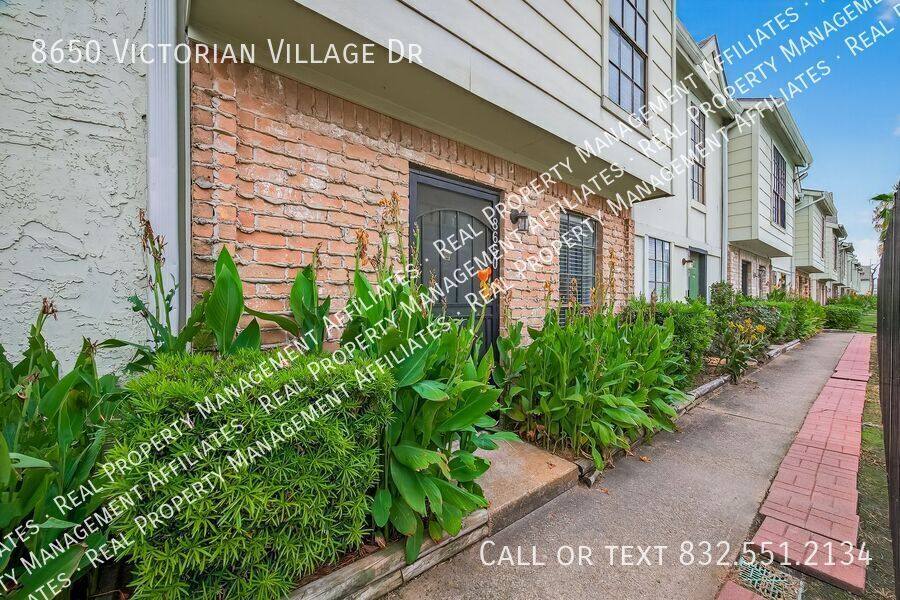 House for rent at 8650 Victorian Village Dr, Houston, TX 77071