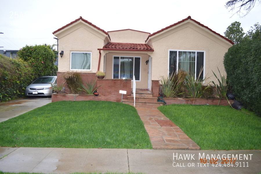 House for rent at 2545 Carmona Ave, Los Angeles, CA 90016