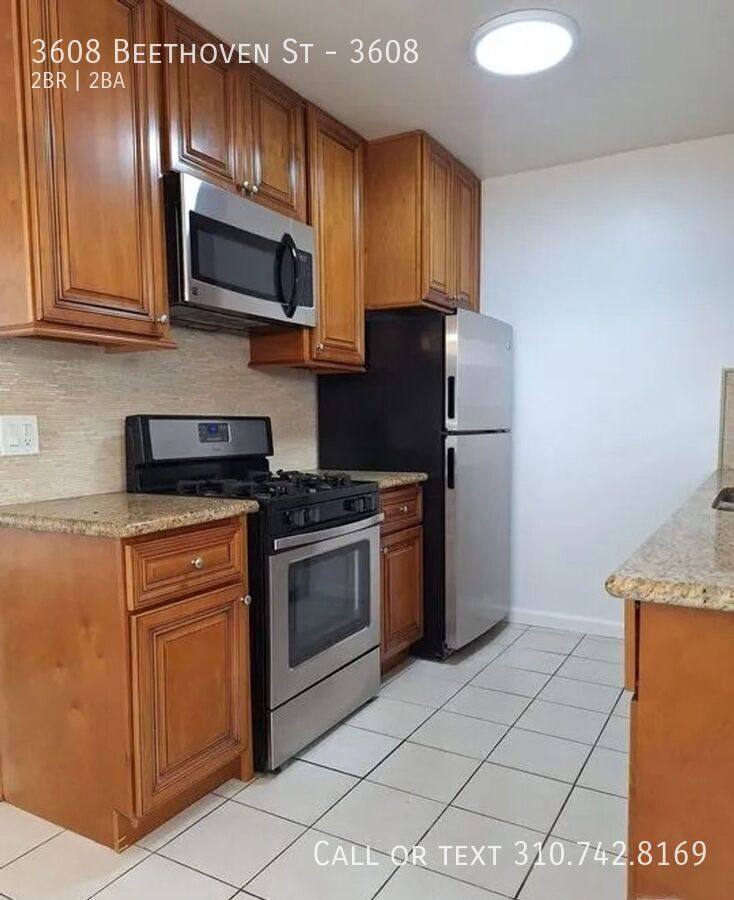 Townhouse for rent at 3608 Beethoven St, Los Angeles, CA 90066